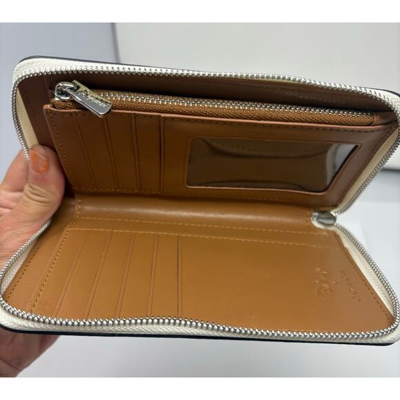 Coach Disney Dumbo Leather Long Zip Around Wallet White 88671 Limited Gift Japan - Picture 5 of 8